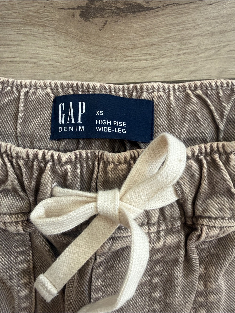 GAP womans Cargo Pants in Washed Taupe - Picture 2 of 3